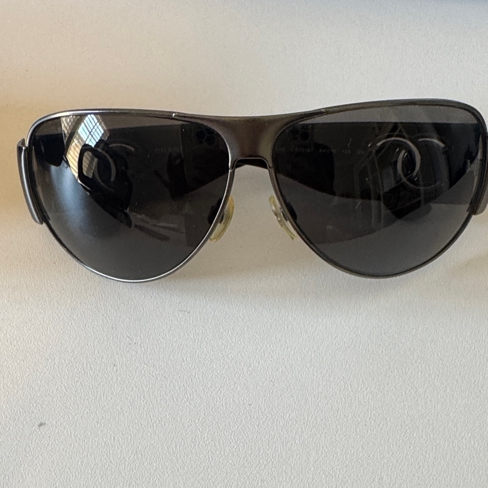 CHANEL Vintage Aviator Sunglasses with Black Lenses Early 2000s - Picture 3 of 8